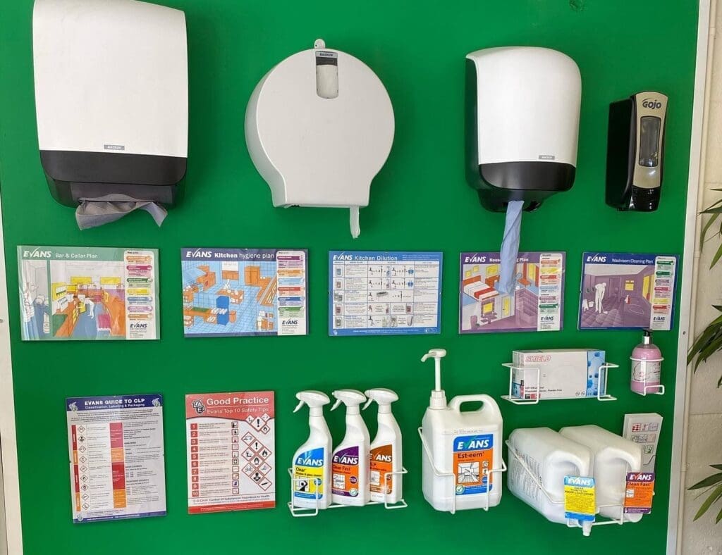 Betapak, cleaning and janitorial supplies: cleaning chemicals, washroom products, cleaning equipment, dishwashing and laundry products, Isle of Wight and Hampshire. All the cleaning and janitorial wholesale products supplied by Lake Cleaning, Wight Cleaning Supplies, WCS, Eurovines, CJS Portsmouth, Castle (EU) Ltd, Alliance, Bookers cash and carry.